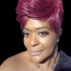 Meet your Posher, Ursula